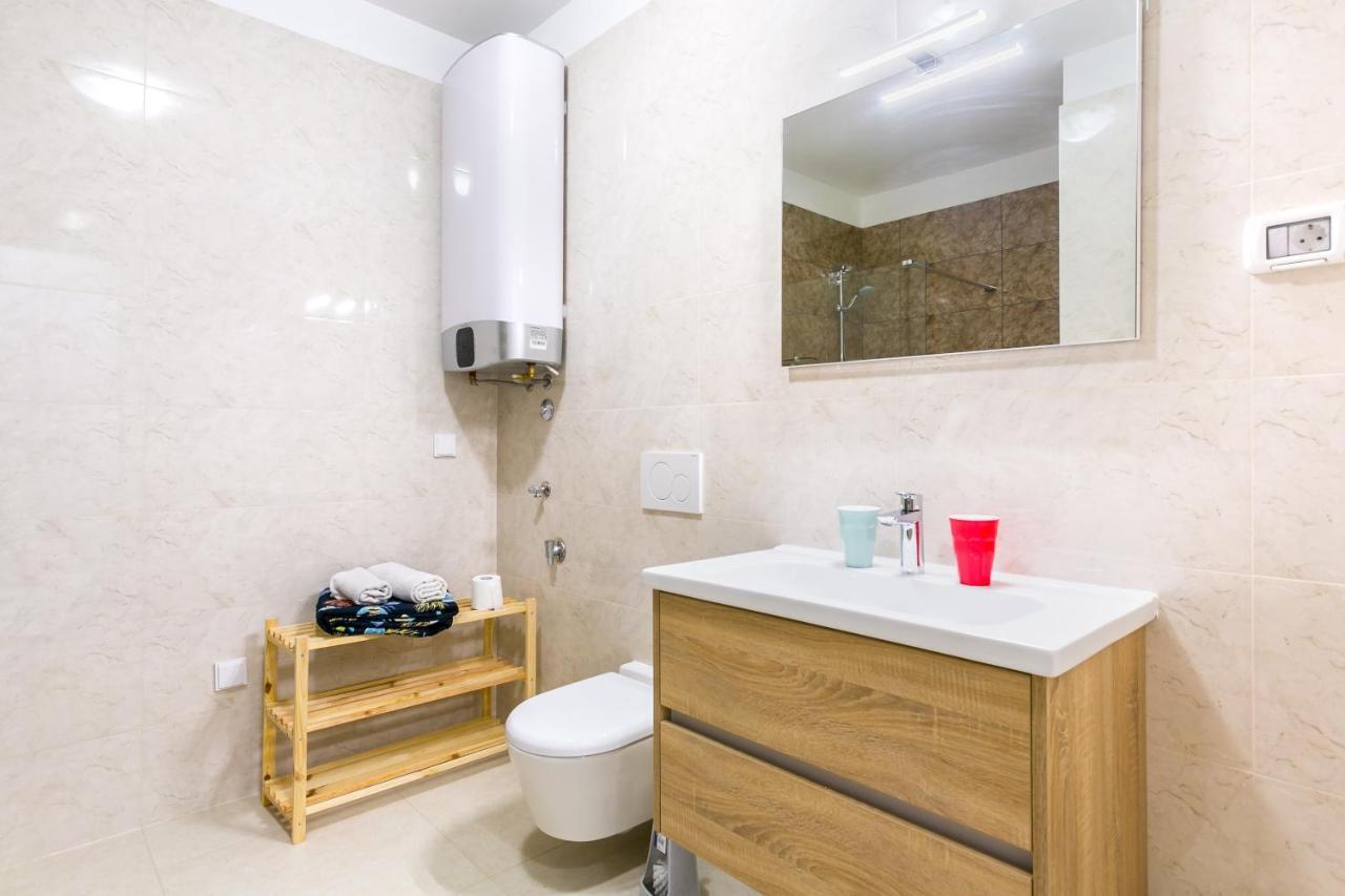Nevia Apartment *