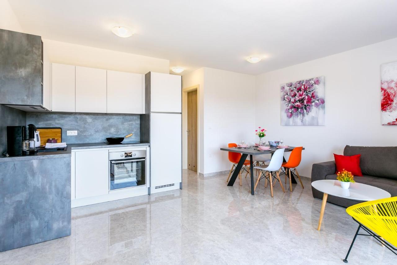 Nevia Apartment